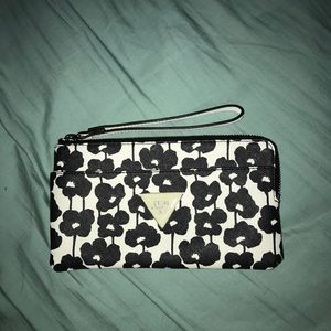 GUESS black and white flower print wristlet